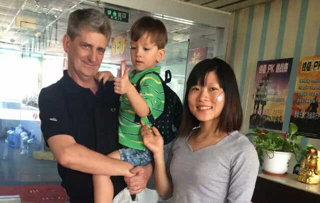 Australian customer Wim and his son visit my factory